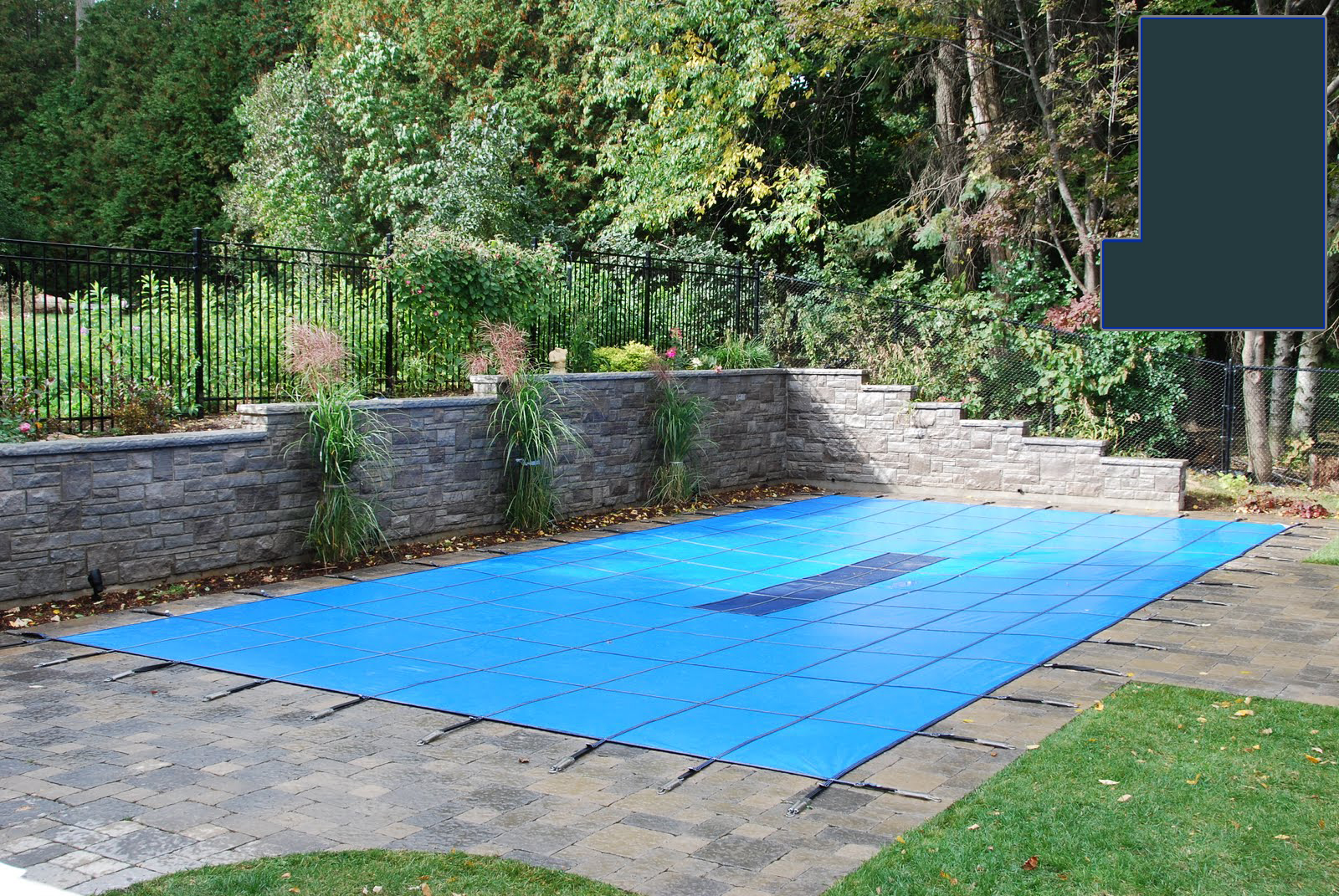20 Yr Solid Safety Cover W Drain For 15 X 30 Rectangle Left Step 20 Yr Solid Safety Cover W Drain For 15 X 30 Rectangle Left