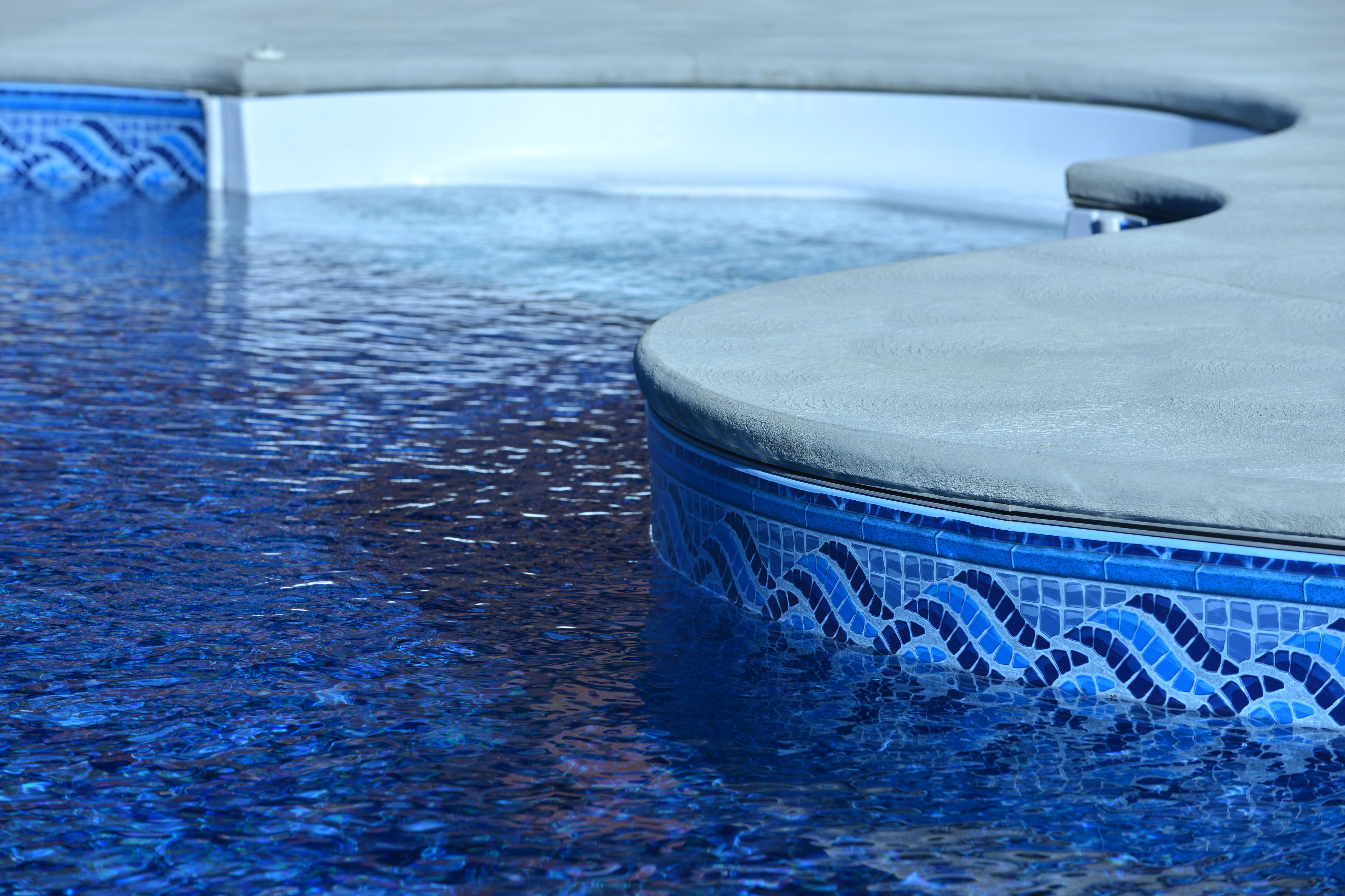 Modern Moulding 6" Radius corner for a vinyl liner pool (Profile MM-NC)  4 corners per order