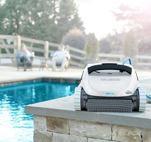 プール Maytronics Dolphin Explorer E50 Robotic Pool Cleaner | Royal