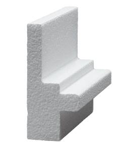 Modern Moulding MM-SqP on a Fiberglass Pool With a Coverstar Autocover Flush Lid