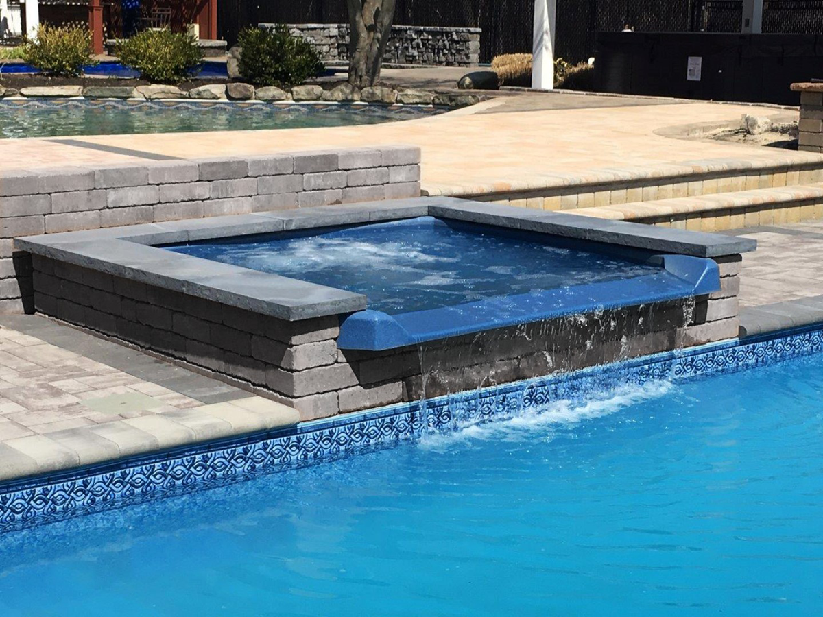 7' x 7' Square Alps Captain Seat Vanishing Edge Spillover Spa