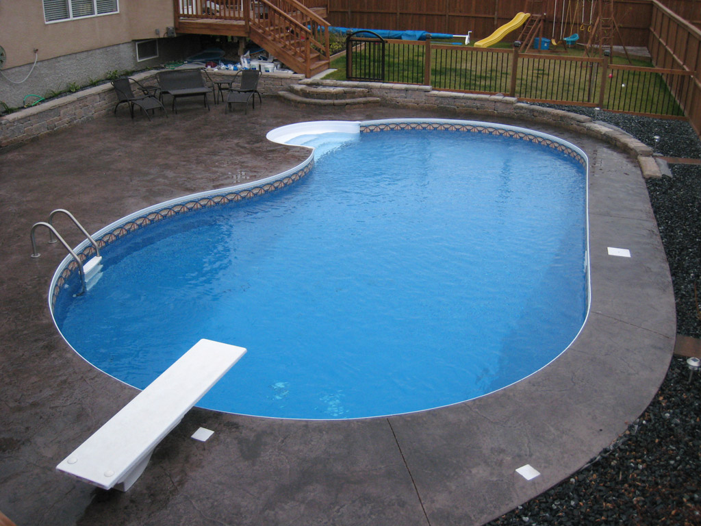 16' x 30' Flatback Kidney Swimming Pool Kit with 42" Steel Panels