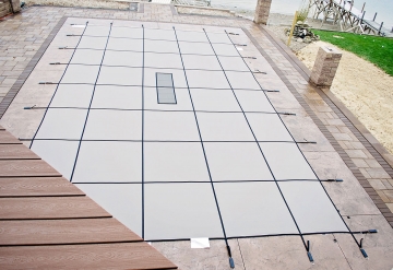 GLI HyPerLite 16' x 32' 6R/2R Rect Solid Safety Cover w/4x8 LS & Cover Pump, Tn