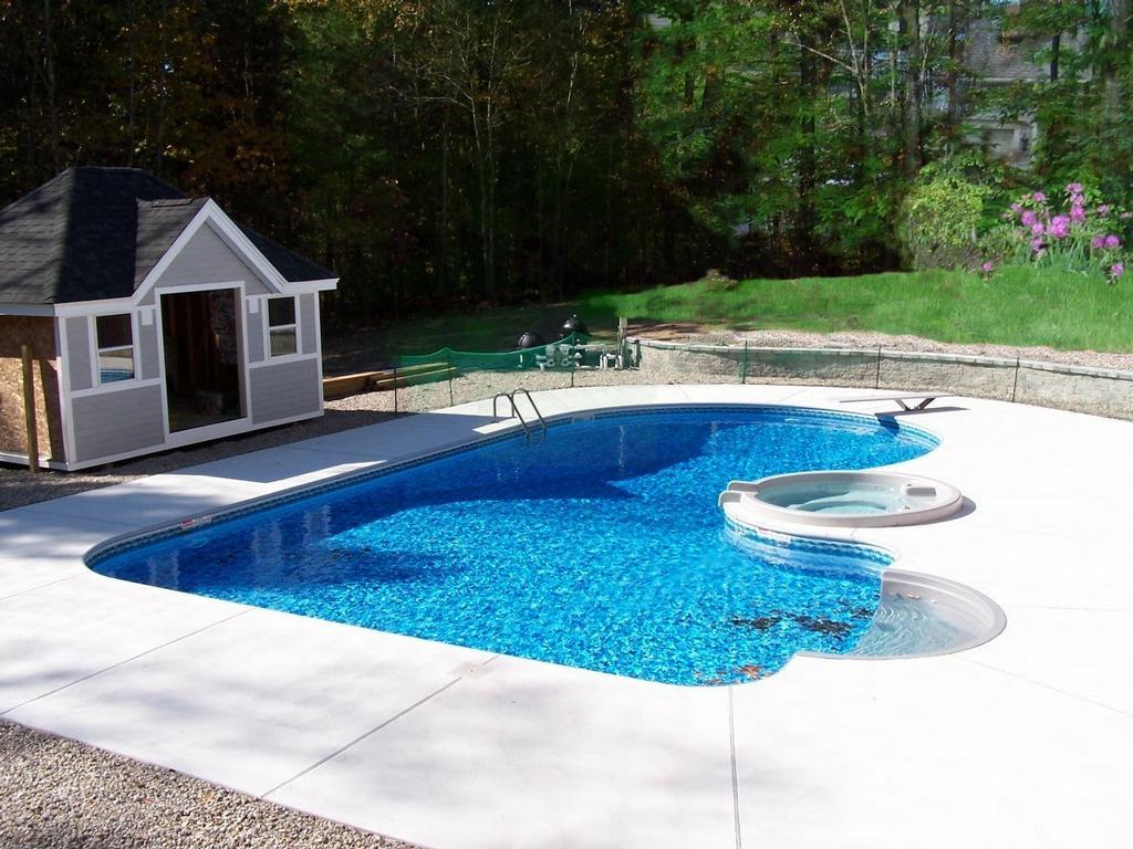 22' x 36' Palette Swimming Pool Kit with 42'' Steel Walls