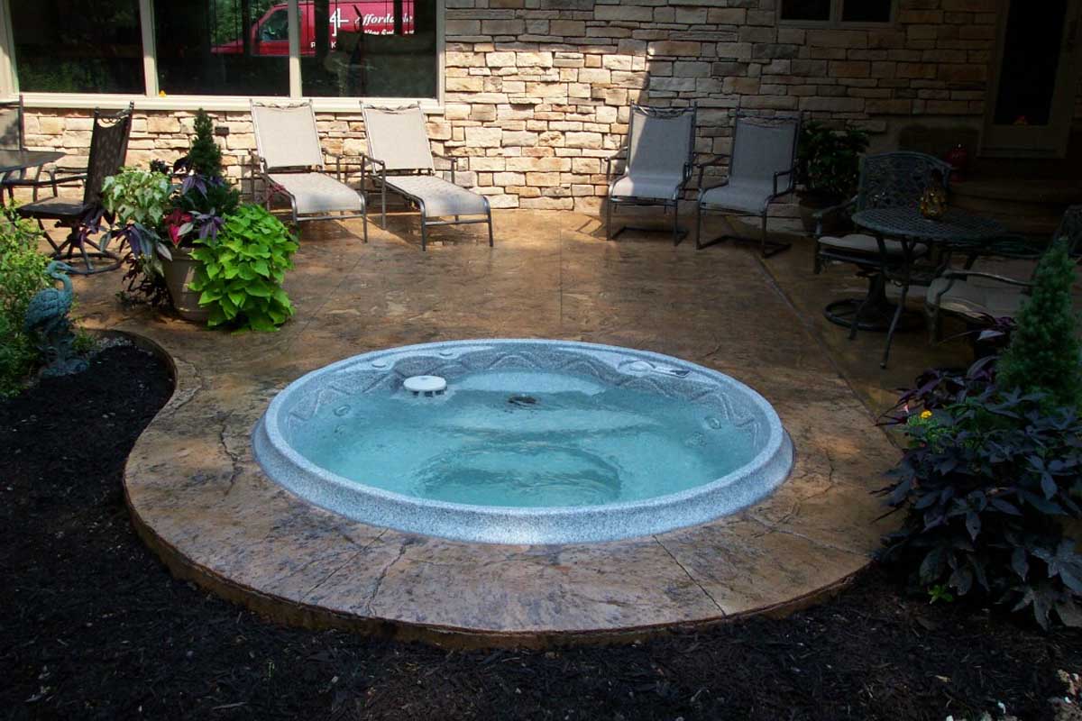 7' Round Storm Cloud Cardinal Luxury Spa (Non-Spillover) with 12 Jets