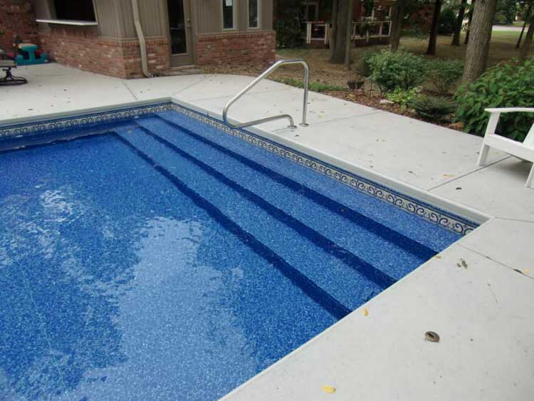 42" High x 18' Wide x 6" Radius Full Width Steel Step (Royal's Choice - Closed Top)